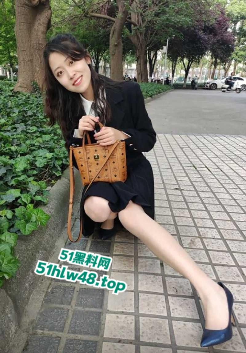 南京大学艺术学院，大三学姐【杨豆豆】成熟的气质女神，背地里约炮成瘾背着男友偷情被发现曝光。-4