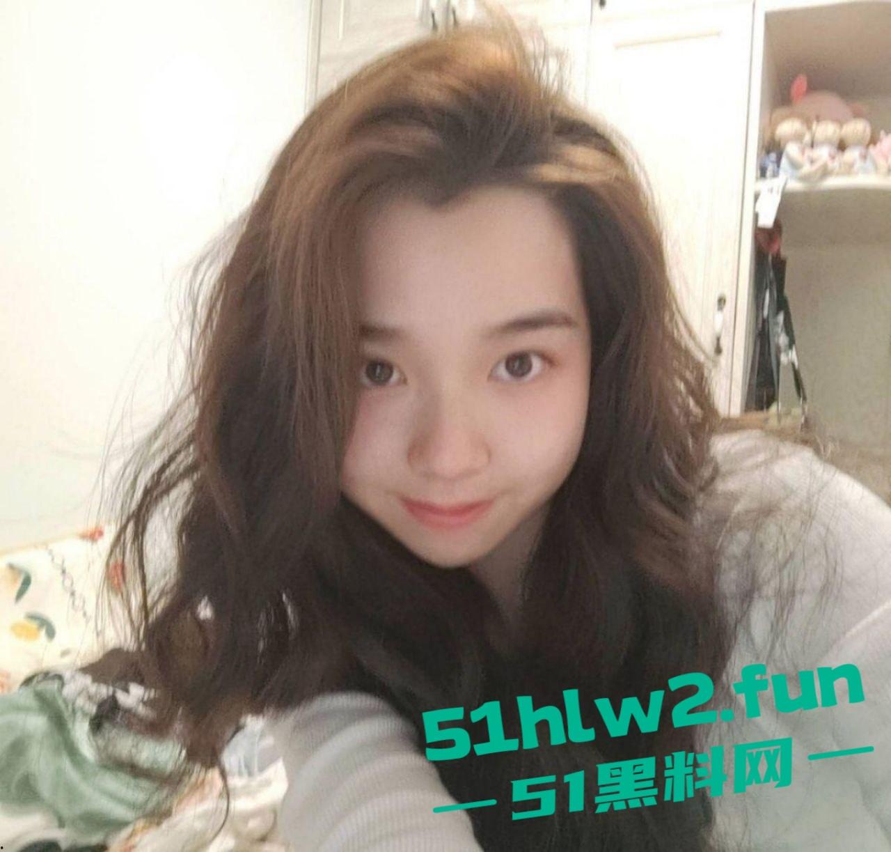 重庆女会计【王君】淫照泄密，白天端庄丽人，背地里骚成母狗，性瘾强到让渣男拍爆！-9