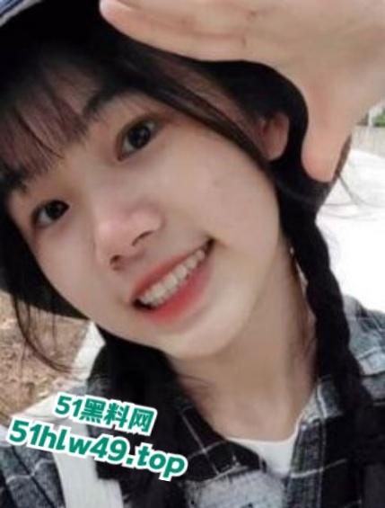 宁波大学骚母狗【潘钰洁】管理学院性感尤物，白月光女神却成为富二代性奴母狗，视频被全校疯传。-5