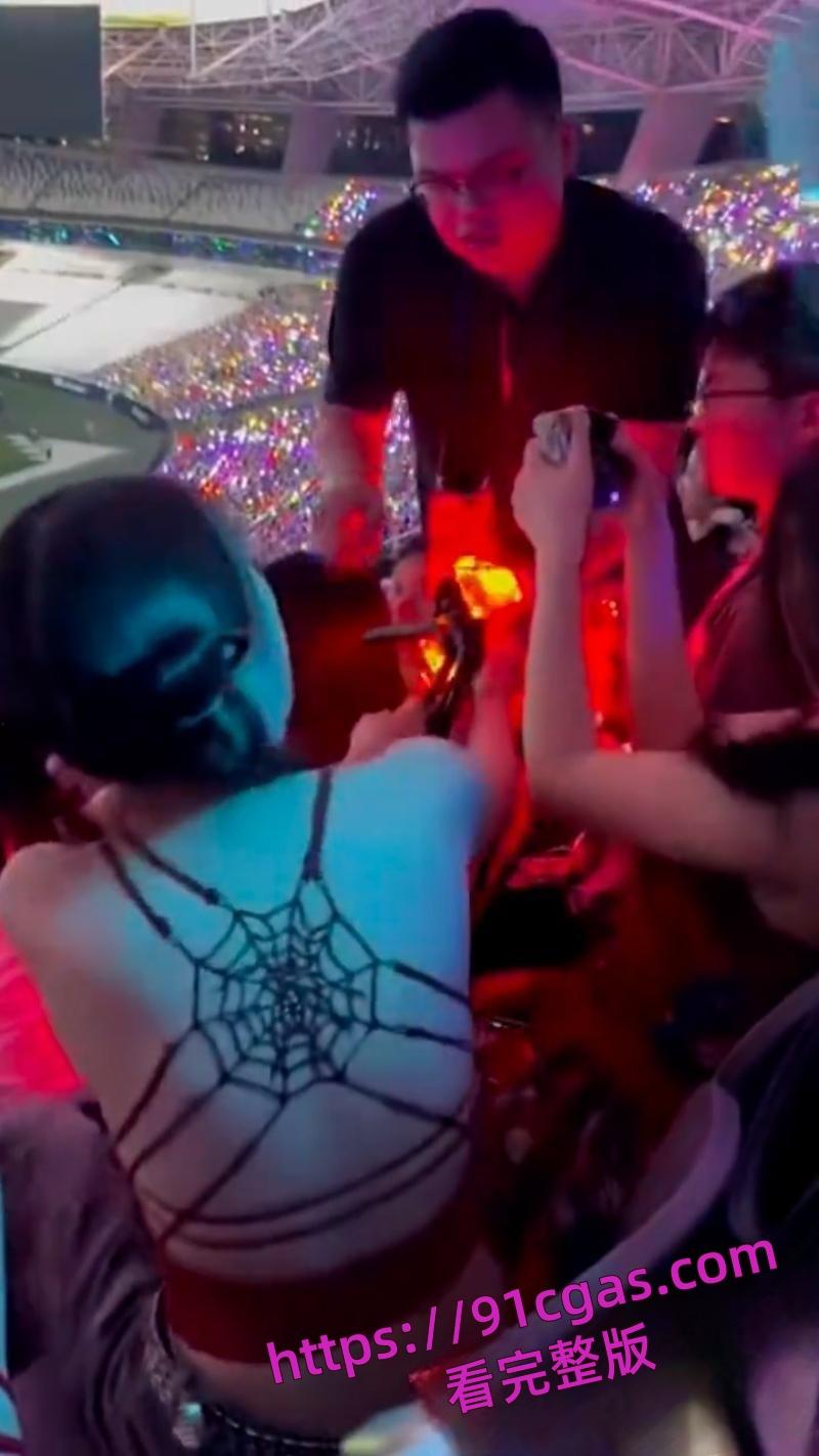 时代少年团演唱会保安竟干这事?上海演唱会安保被粉丝指控借搜身之名进行猥亵-8
