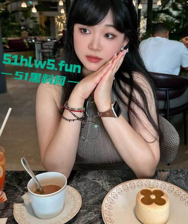 四川极品美女【李晓欣】身材完美,床技高超小母狗被绿帽男友和好兄弟前后夹击,双洞齐开视频流出。-8