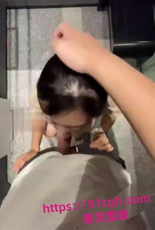 江苏苏州奔驰4S店女销售『李曦』为业绩献身!制服诱惑酒店激战客户视频流出-3