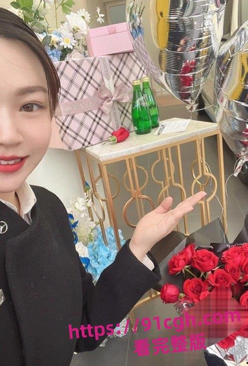 江苏苏州奔驰4S店女销售『李曦』为业绩献身!制服诱惑酒店激战客户视频流出-4