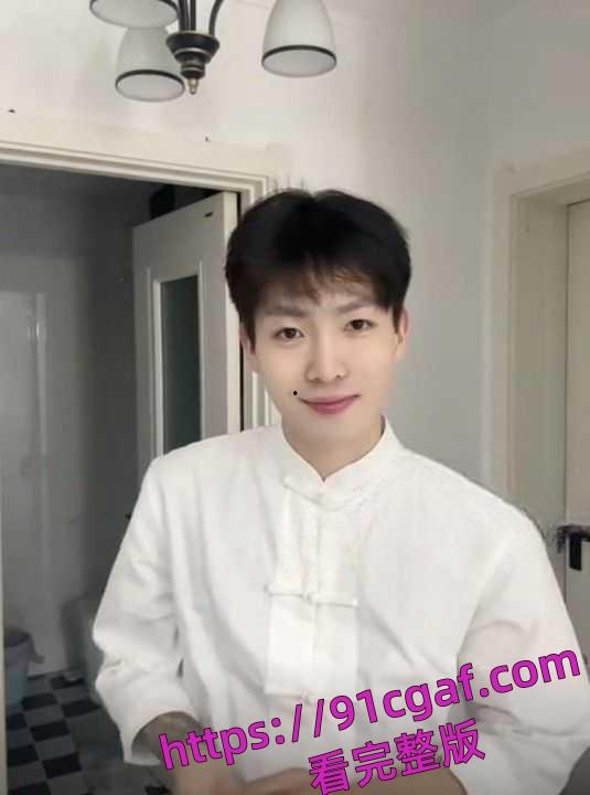 抖音小网红【沈沈y】淫趴不雅视频曝光，场面那叫一个震惊到姥姥家！-3