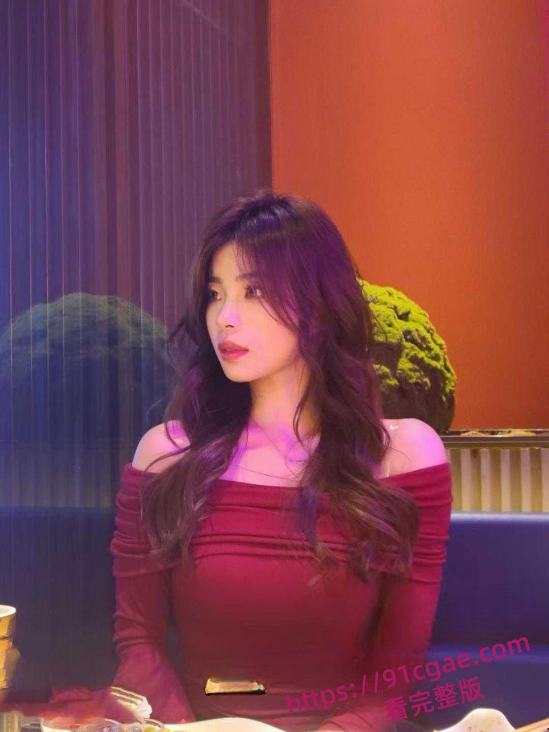 天津现代传媒学院教师宿舍大瓜!忘拉窗帘直播亲热,学生排队围观全过程-2