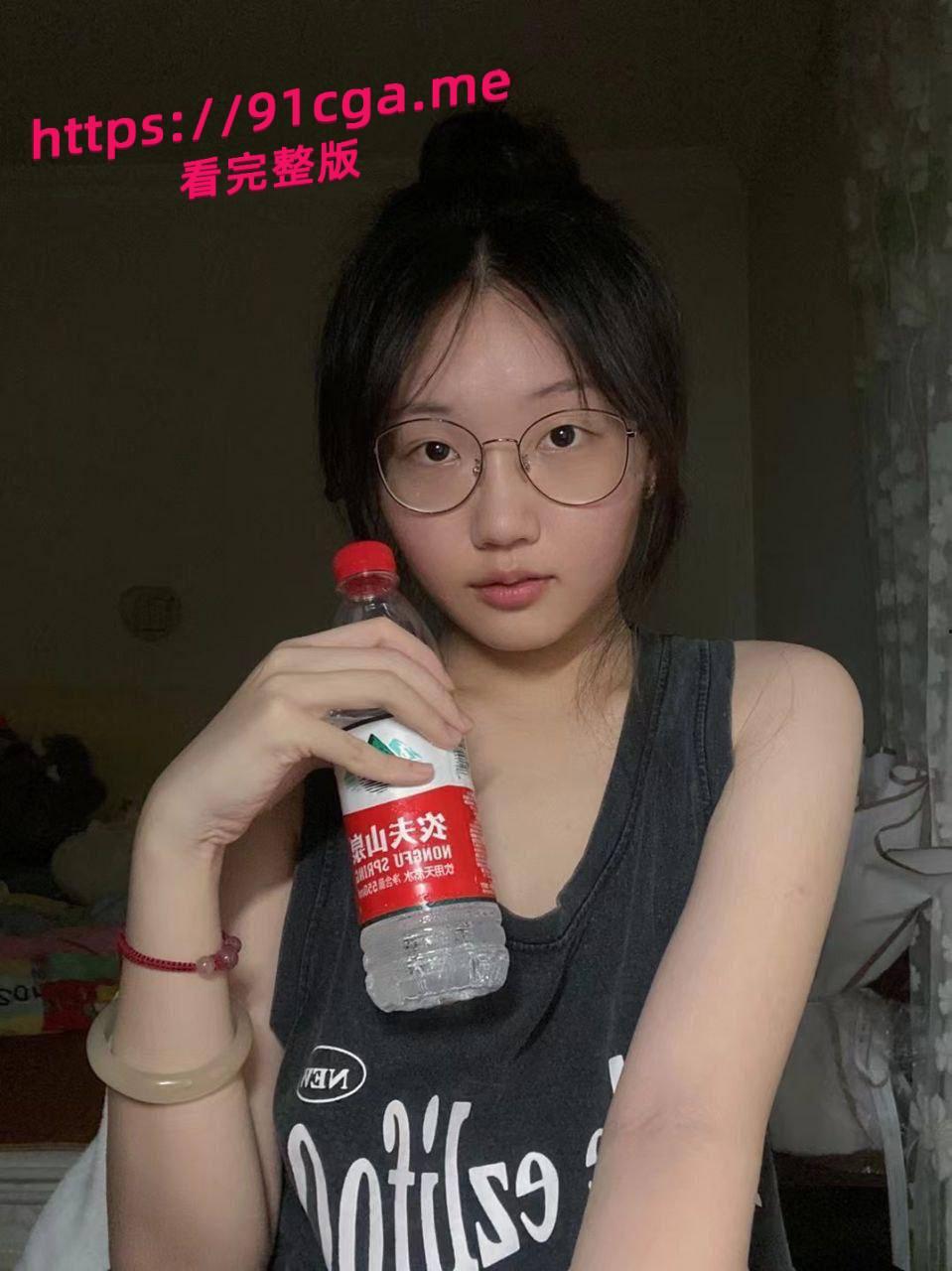 网友投稿，自己的护士女朋友，高颜值美女，表面清纯，私下却是反差婊！-2