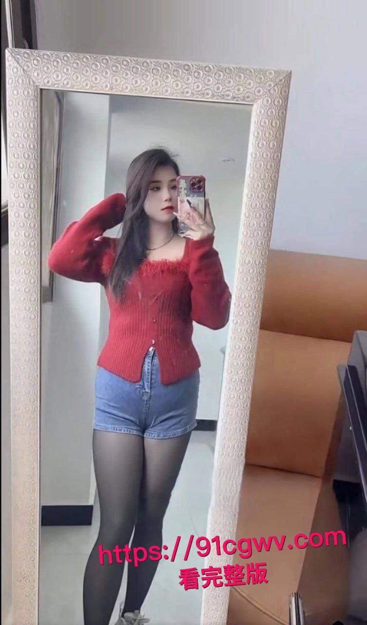 快手网红小婊妹明码标价,200 就能购买她的自慰,2000 可以线下约炮一夜情,被干到逼合不上!-5