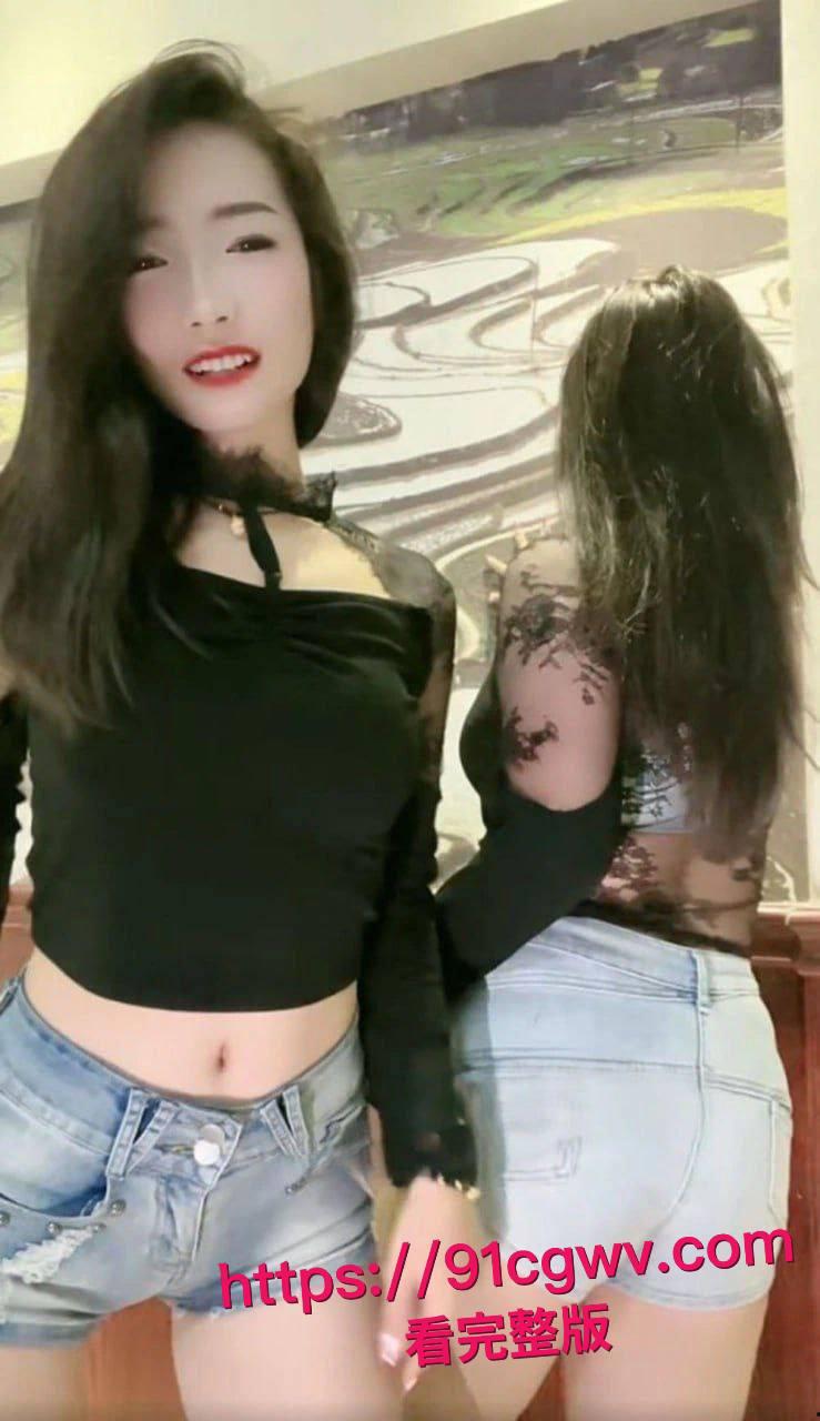 快手网红小婊妹明码标价,200 就能购买她的自慰,2000 可以线下约炮一夜情,被干到逼合不上!-7