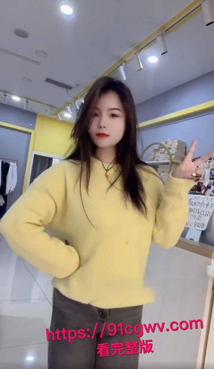 快手网红小婊妹明码标价,200 就能购买她的自慰,2000 可以线下约炮一夜情,被干到逼合不上!-12