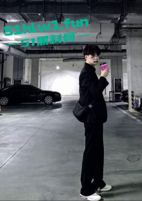 广州风暴电音节翻车现场,小仙女蹦迪迷晕被爆操,PUA渣男5次内射后竟拿香水打发,骗炮还疯狂暗示想睡姐妹!-19