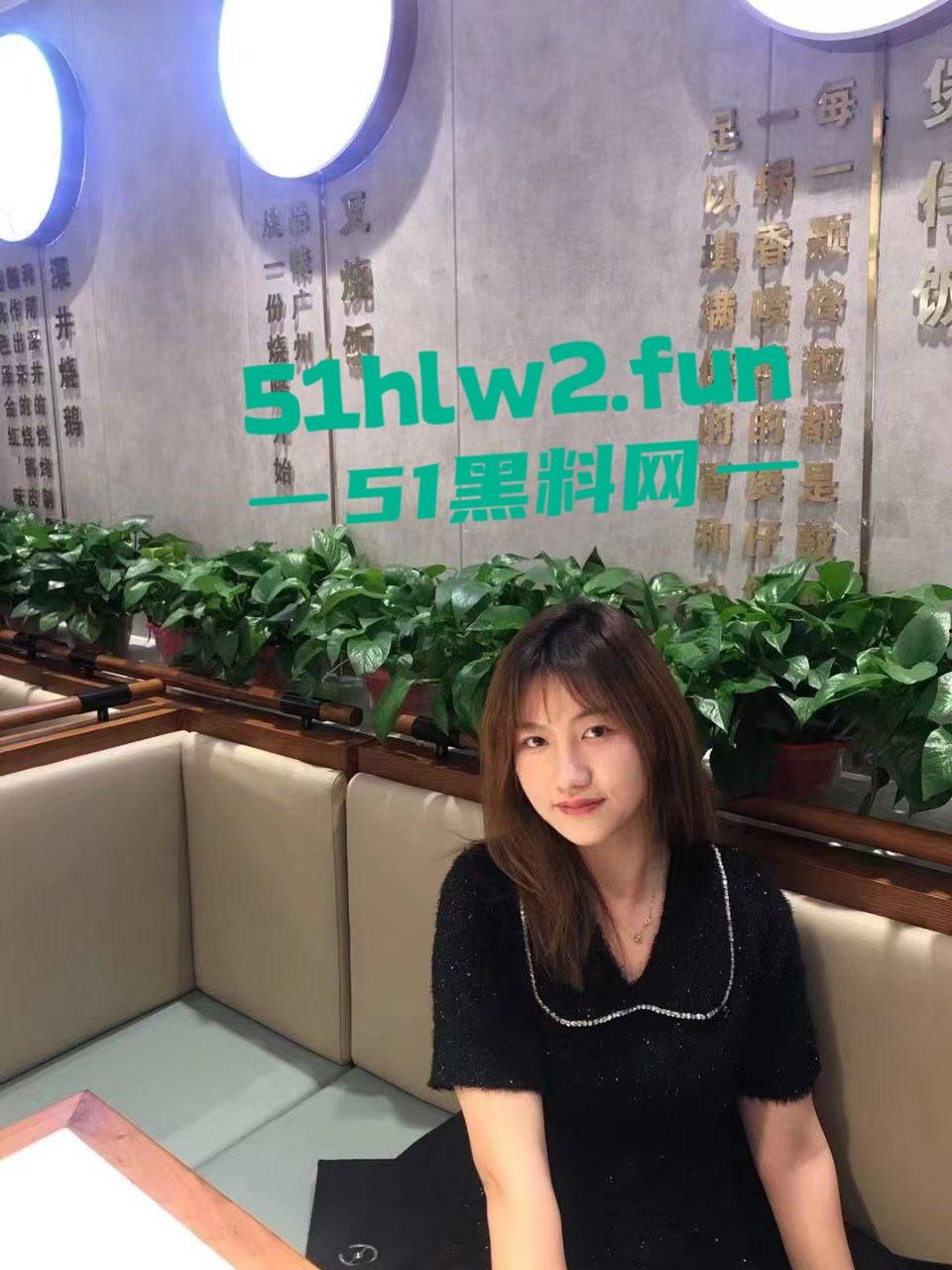 河北衡水顺平中学班主任爆大瓜！C-18班政治老师教书是正经的，下课跪地吃鸡骚得一批真会玩！-10