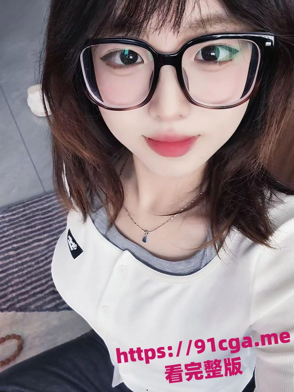 母狗眼镜兽医实习生店里实习勾引老板想当老板娘被爆-7